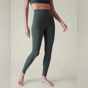 ATHLETA Transcend Stash Pocket Tight Leggings M Medium Bali Green NWT #533673